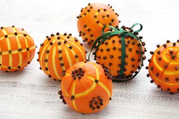 holiday pomanders
